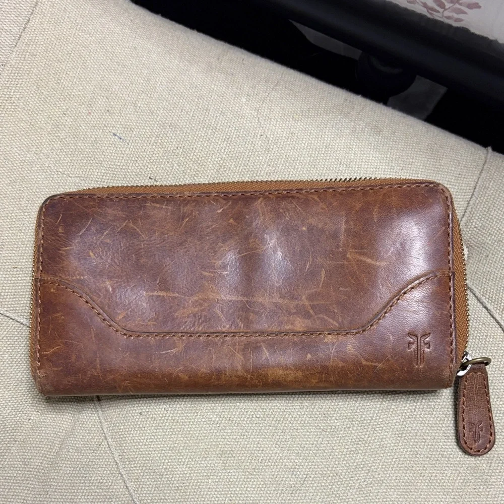 Frye Tan Leather Women’s Wallet - Picture 1 of 4
